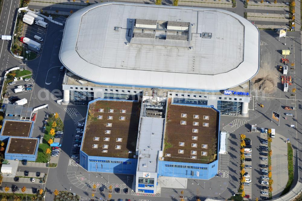 Aerial photograph Mannheim - Die Multifunkiontshalle, die SAP Arena, ist Heimspielstätte der Eishockeymannschaft Adler Mannheim und des Handballvereins Rhein-Neckar Löwen in Baden-Württemberg. SAP Arena a Multi-function-Hall of the Ice hockey team Adler Mannheim and the Handball team Rhein-Neckar Löwen.