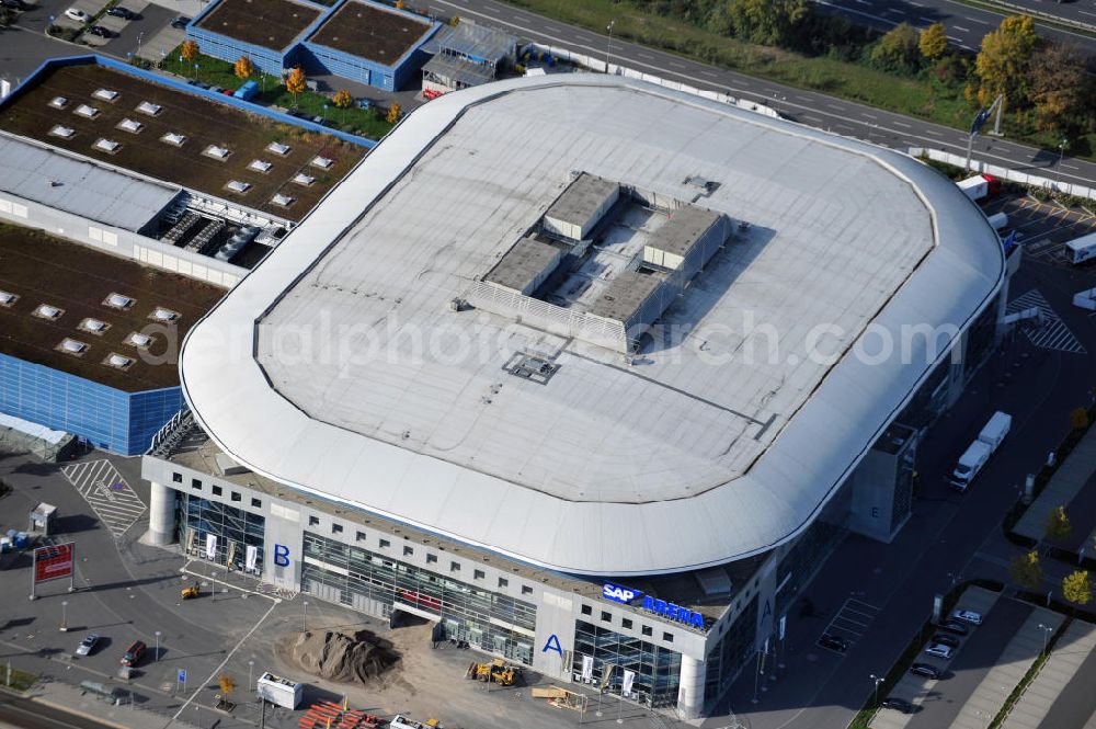 Aerial photograph Mannheim - Die Multifunkiontshalle, die SAP Arena, ist Heimspielstätte der Eishockeymannschaft Adler Mannheim und des Handballvereins Rhein-Neckar Löwen in Baden-Württemberg. SAP Arena a Multi-function-Hall of the Ice hockey team Adler Mannheim and the Handball team Rhein-Neckar Löwen.