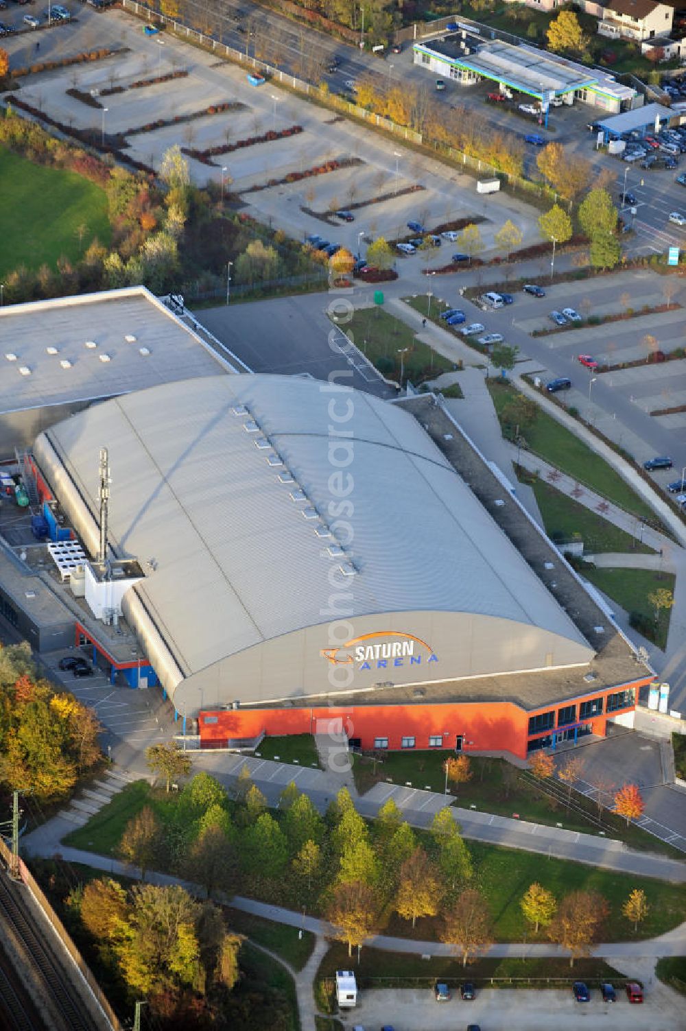 Ingolstadt from above - Die Multifunkiontshalle, die Saturn Arena, der Eishockeymannschaft ERC Ingolstadt in Bayern. Saturn Arena a Multi-function-Hall of the Ice hockey team ERC Ingolstadt in Bavaria.