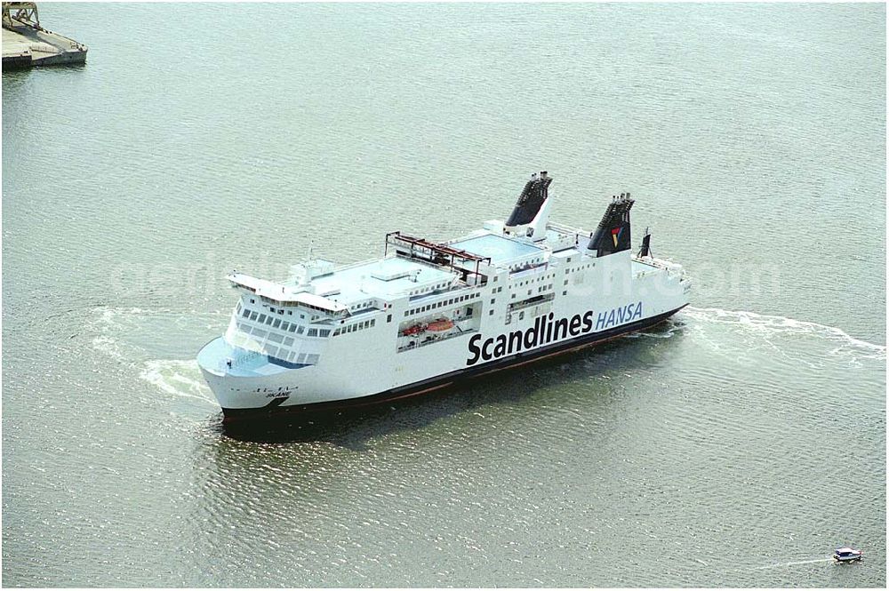 Rostock from the bird's eye view: 20.07.2004 Scandlines ist größter Fährreeder in Rostocks Hafen. Die Reederei bietet ab Rostock täglich 13 Abfahrten nach Schweden und Dänemark.