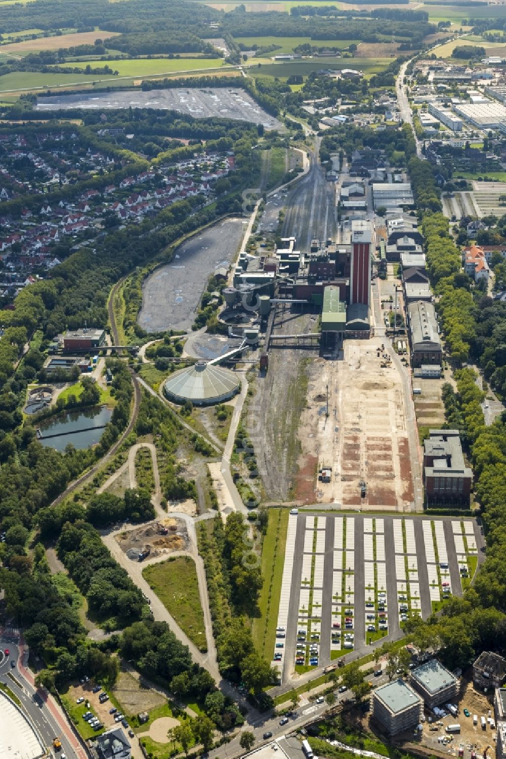 Kamp-Lintfort from the bird's eye view: View of the pits I and II of the bill Friedrich Heinrich, today mine West. You can see the shaft I (big tower) and on the right the headframe of the shaft II. These RAG-West colliery belonging pit originated 1906th