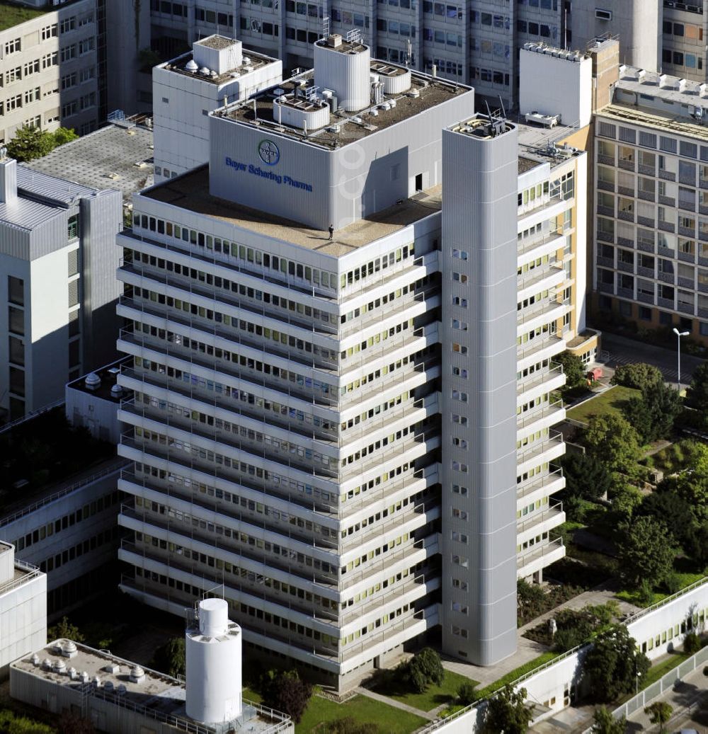 Aerial image Berlin - Blick auf den Firmensitz der Bayer Schering Pharma an der Sellerstraße in Berlin-Wedding. View to the Schering company headquarter in the Berlin district Wedding.