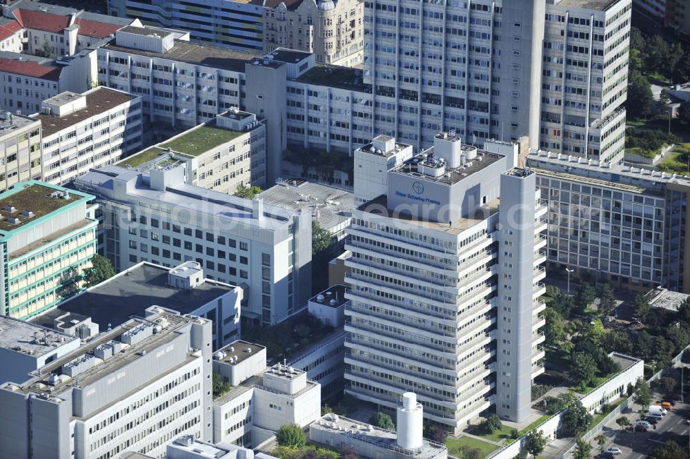 Aerial photograph Berlin - Blick auf den Firmensitz der Bayer Schering Pharma an der Sellerstraße in Berlin-Wedding. View to the Schering company headquarter in the Berlin district Wedding.