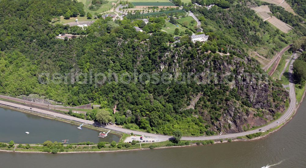 Sankt Goarshausen from the bird's eye view: Die Loreley in der Nähe von Sankt Goarshausen. Der bekannte Schieferfelsen ist Teil des UNESCO-Welterbes Oberes Mittelrheintal und gilt als Inbegriff der Rheinromantik. The Loreley near Sankt Goarshausen. The famous shale rock is part of the UNESCO World Heritage Upper Middle Rhine Valley and is the epitome of the Romantic Rhine.