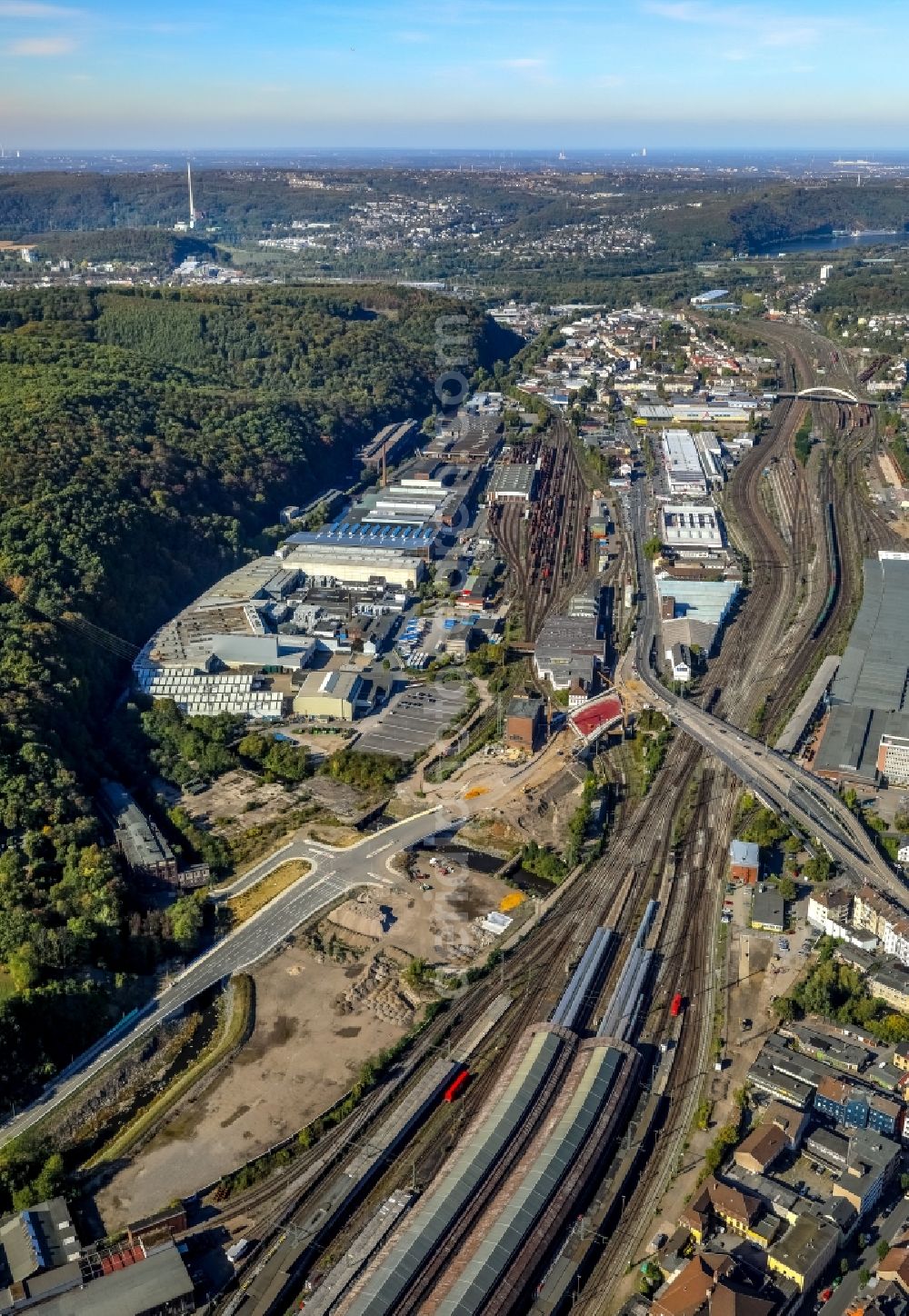 Aerial photograph Hagen - Railway track and overhead wiring harness in the route network of the Deutsche Bahn in Hagen in the state North Rhine-Westphalia, Germany