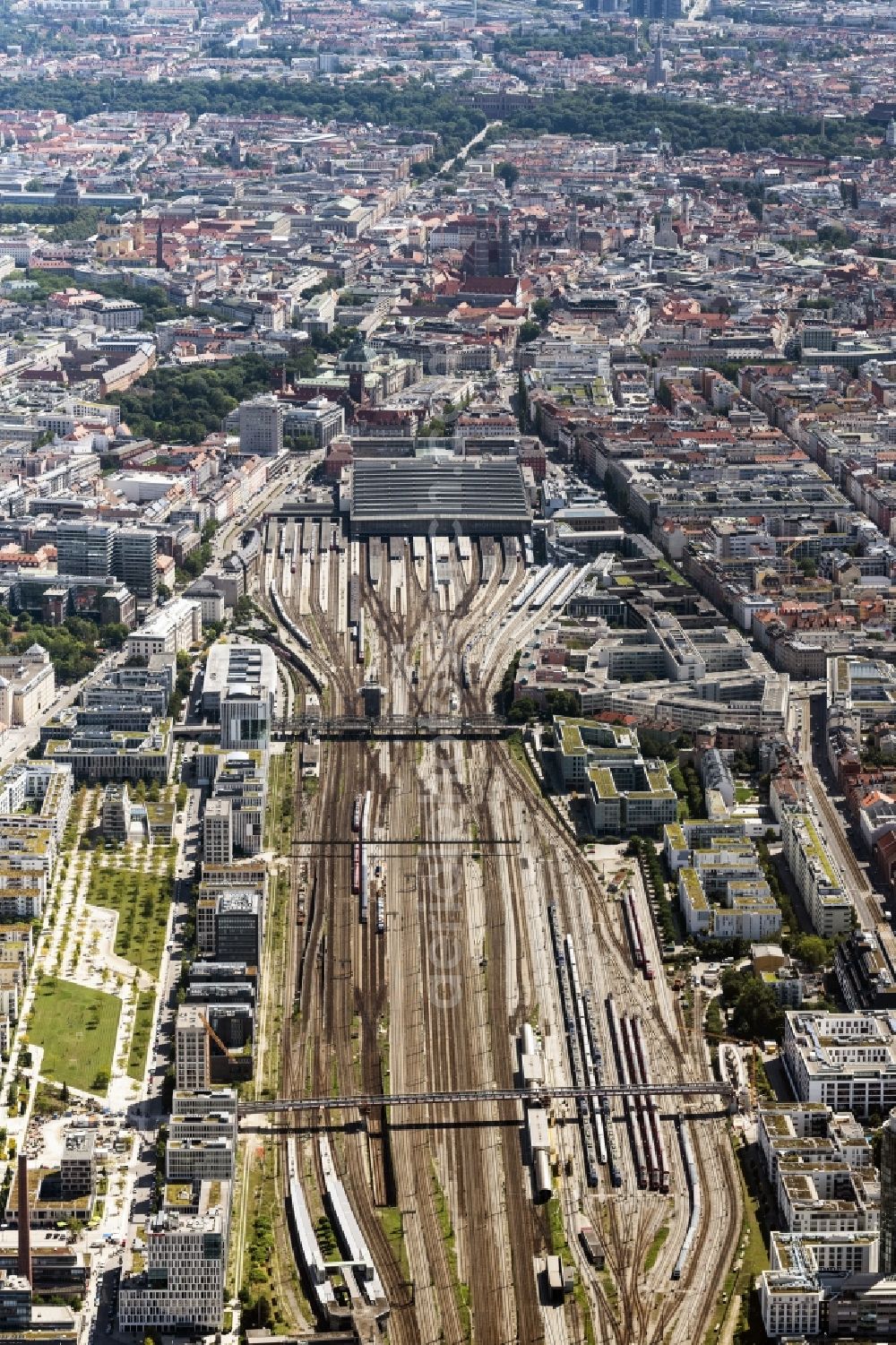 München from the bird's eye view: Railway track and overhead wiring harness in the route network of the Deutsche Bahn in Munich in the state Bavaria, Germany