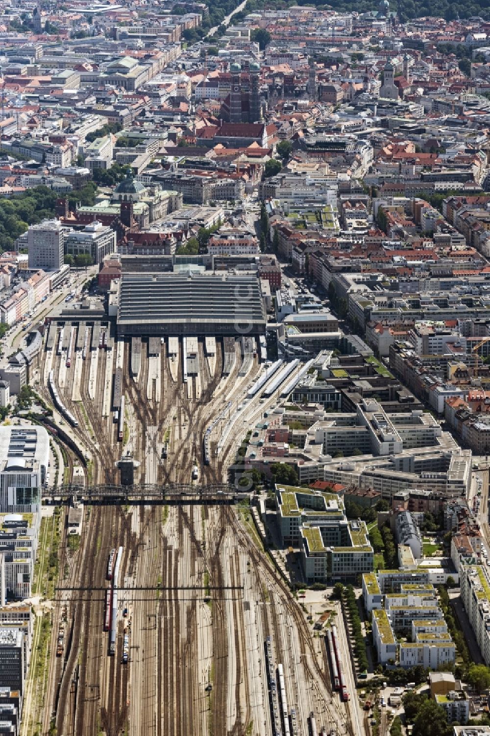 Aerial image München - Railway track and overhead wiring harness in the route network of the Deutsche Bahn in Munich in the state Bavaria, Germany