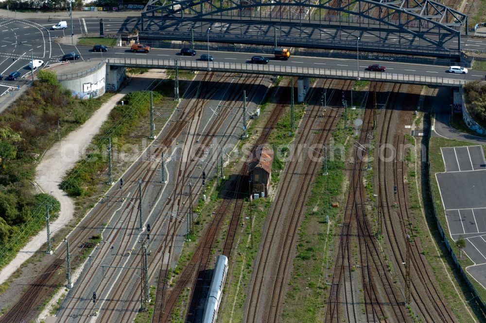 Leipzig from the bird's eye view: Railway track and overhead wiring harness in the route network of the Deutsche Bahn in the district Zentrum in Leipzig in the state Saxony, Germany