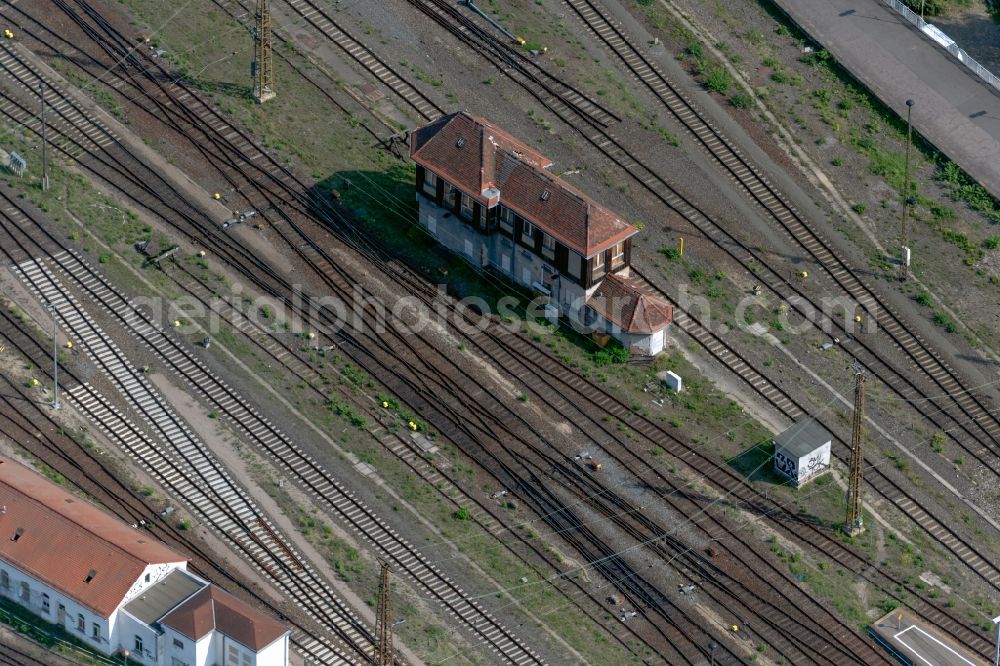 Aerial photograph Leipzig - Railway track and overhead wiring harness in the route network of the Deutsche Bahn in the district Zentrum in Leipzig in the state Saxony, Germany