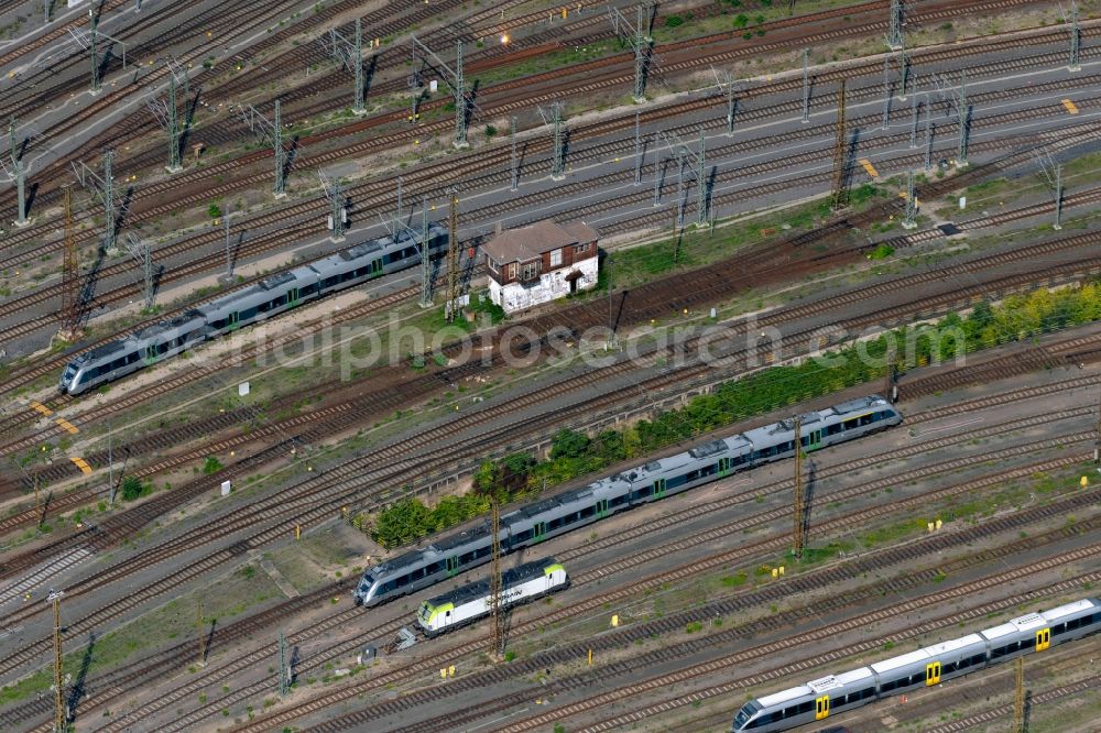 Leipzig from the bird's eye view: Railway track and overhead wiring harness in the route network of the Deutsche Bahn in the district Zentrum in Leipzig in the state Saxony, Germany