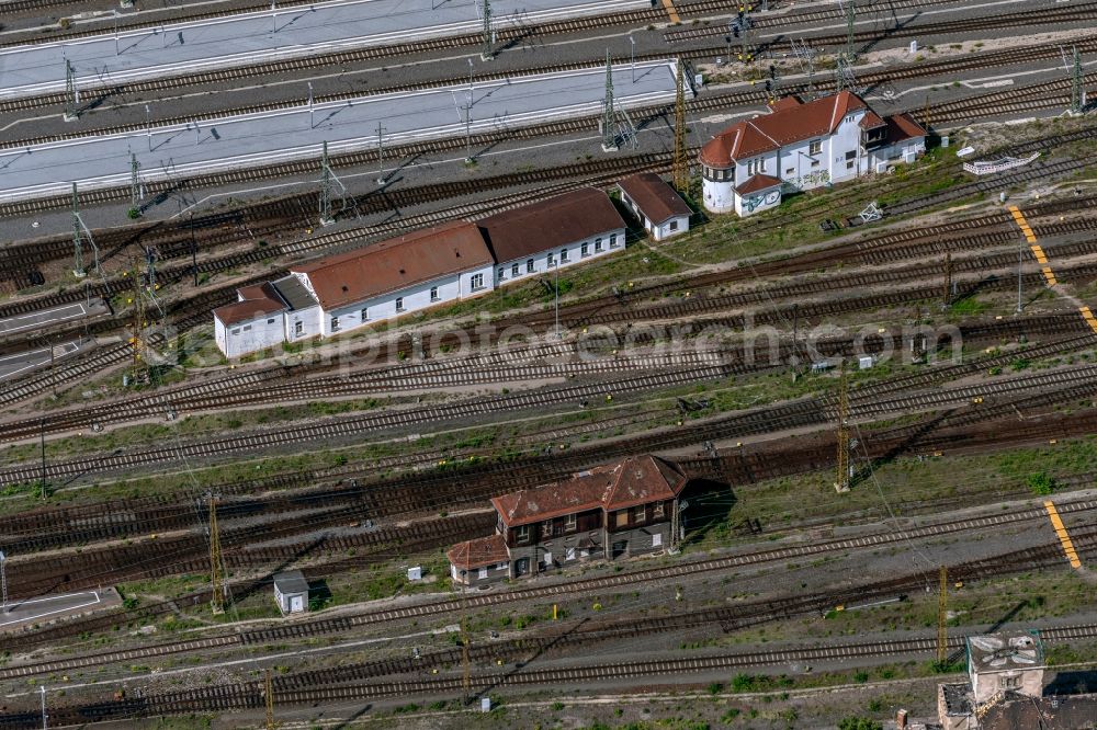 Aerial image Leipzig - Railway track and overhead wiring harness in the route network of the Deutsche Bahn in the district Zentrum in Leipzig in the state Saxony, Germany