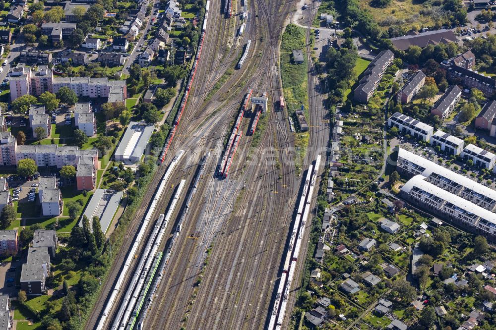 Düsseldorf from above - Rails and track layout in the Deutsche Bahn network on Speyerweg in Duesseldorf in the state of North Rhine-Westphalia, Germany