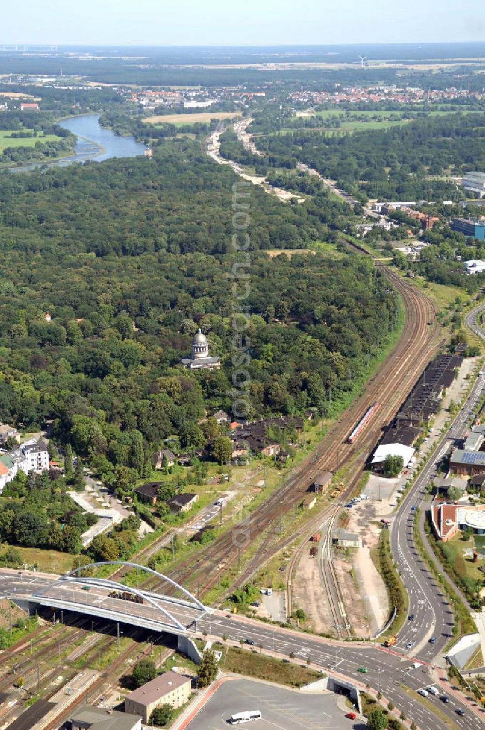 Aerial image Dessau - Blick auf die Schienentrasse der Deutschen Bahn in Nord / Süd- Richtung von Dessau nach Wolfen / Bitterfeld