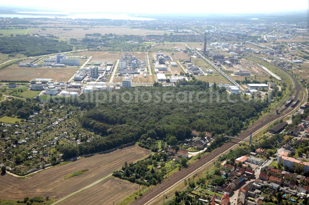 Wolfen from above - Blick auf die Schienentrasse der Deutschen Bahn in Nord / Süd- Richtung von Dessau kommend nach Wolfen-Bitterfeld