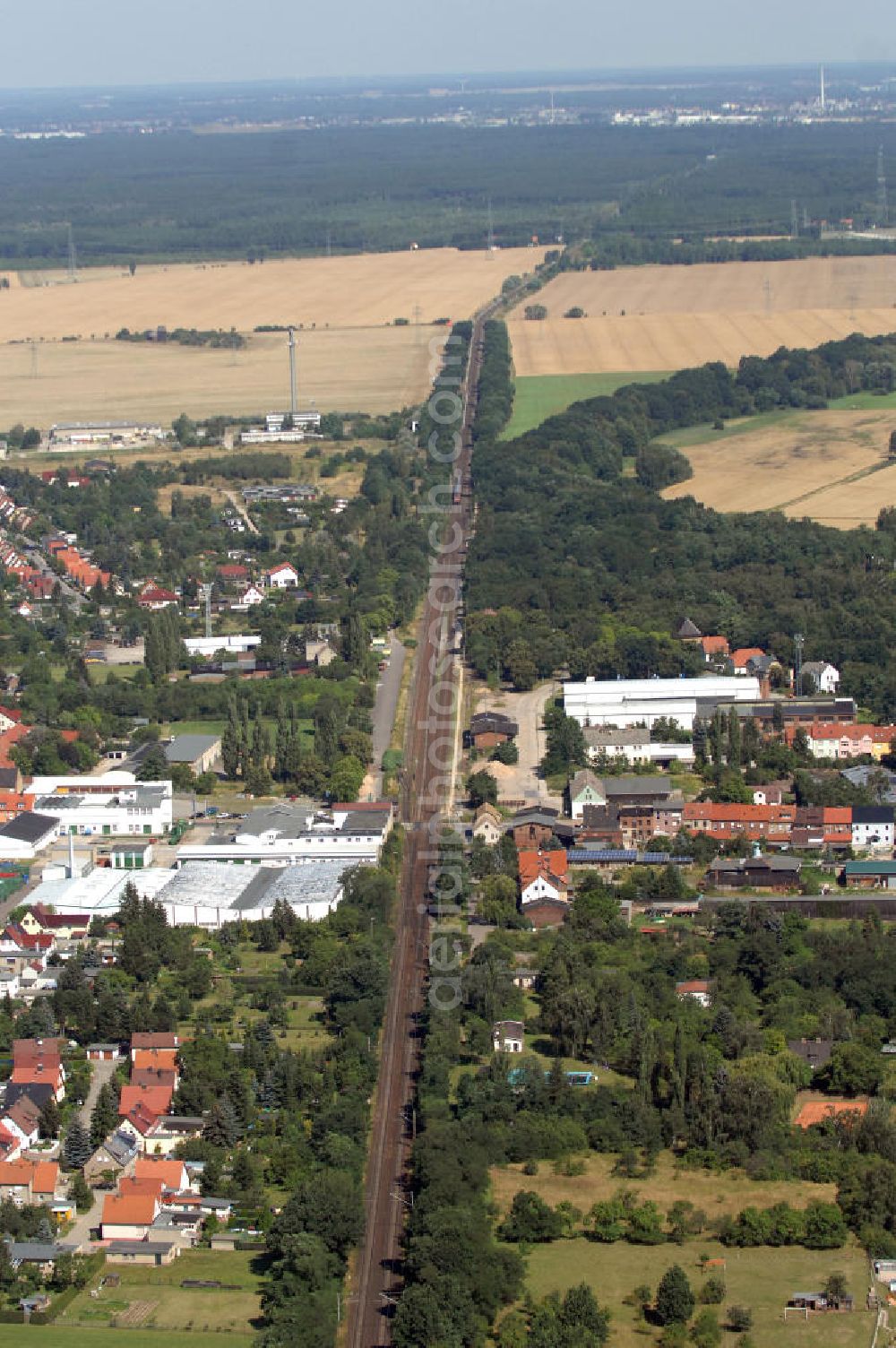 Wolfen from above - Blick auf die Schienentrasse der Deutschen Bahn in Nord / Süd- Richtung von Dessau kommend nach Wolfen-Bitterfeld