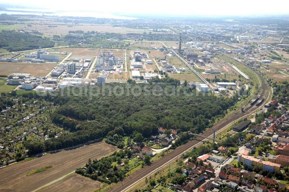 Wolfen from above - Blick auf die Schienentrasse der Deutschen Bahn in Nord / Süd- Richtung von Dessau kommend nach Wolfen-Bitterfeld