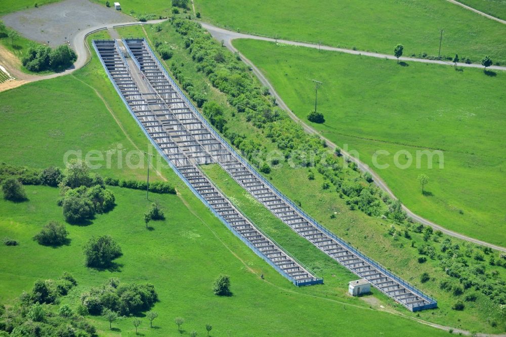 Aerial image Hofheim am Taunus - Track connections a railroad track in a railway tunnel - viaduct in Hofheim am Taunus in the state Hesse