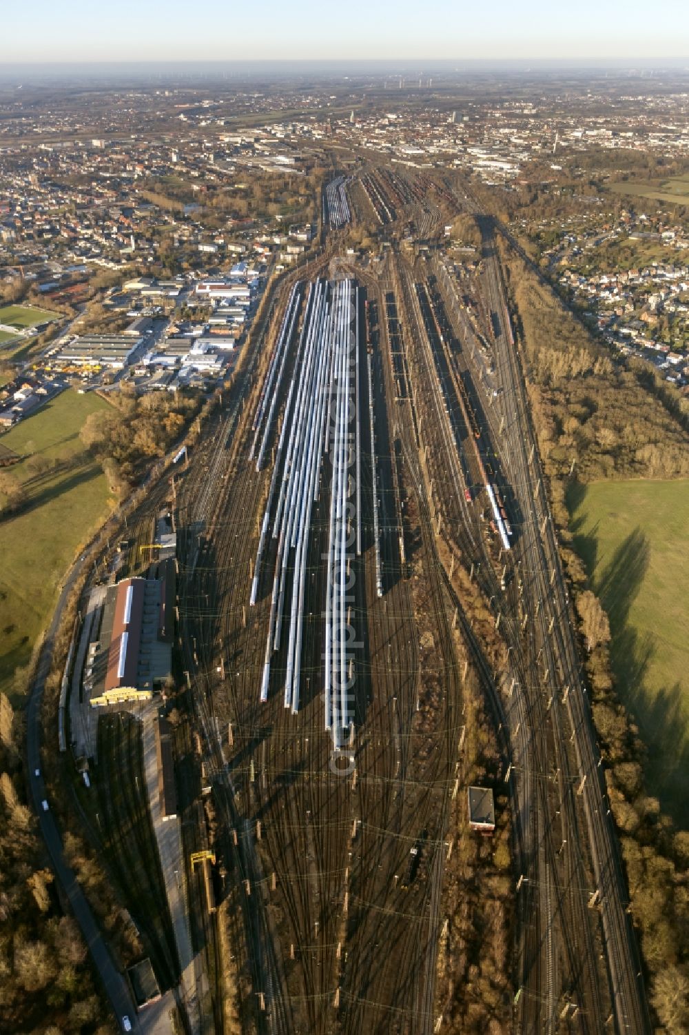 Aerial photograph Hamm - Rail traffic on the shunting and freight station in Hamm in North Rhine-Westphalia. The former largest freight railway station in Europe is now partially closed