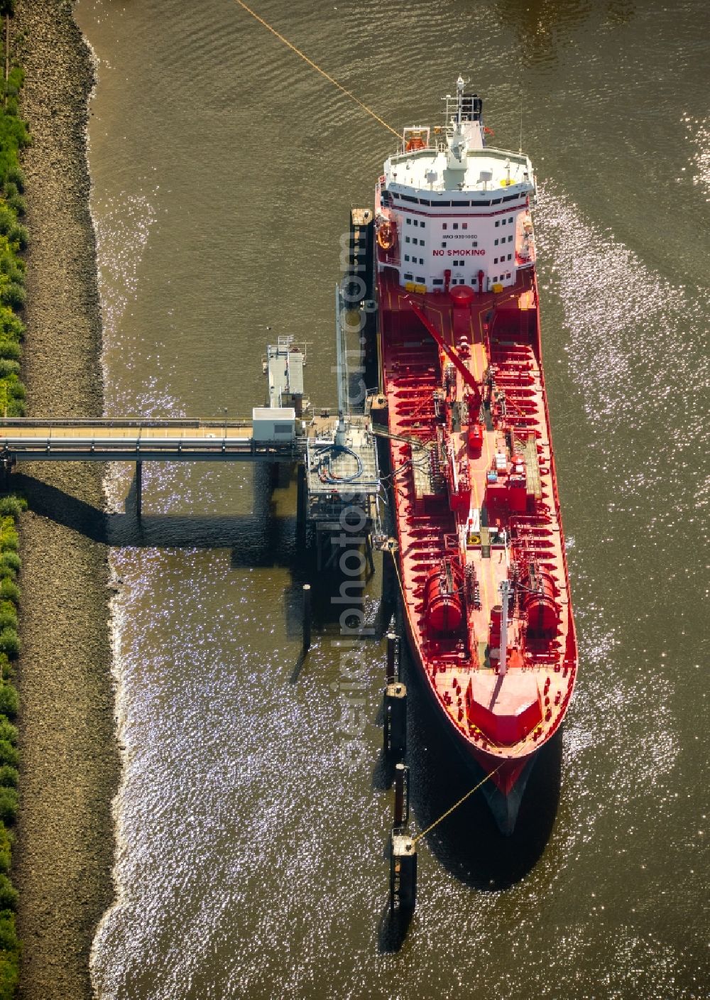 Hamburg from the bird's eye view: Ship - specialized vessel tanker in the port in Hamburg in Germany