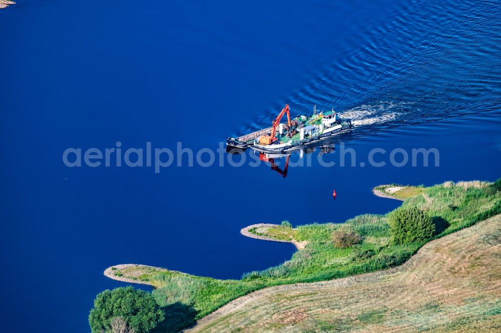 Aerial image Hitzacker (Elbe) - Ships Damnatz of the inland navigation in operation on the waterway of the river Elbe in Hitzacker in the state Lower Saxony, Germany