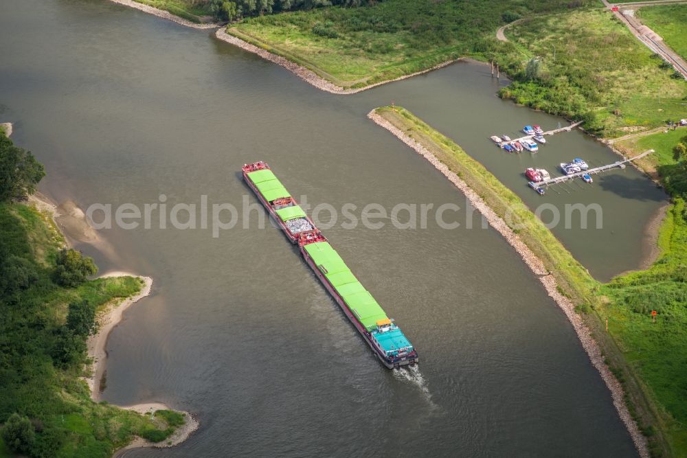 Aerial photograph Coswig (Anhalt) - Ships and barge trains inland waterway transport in driving on the waterway of the river Elbe in Coswig (Anhalt) in the state Saxony-Anhalt, Germany