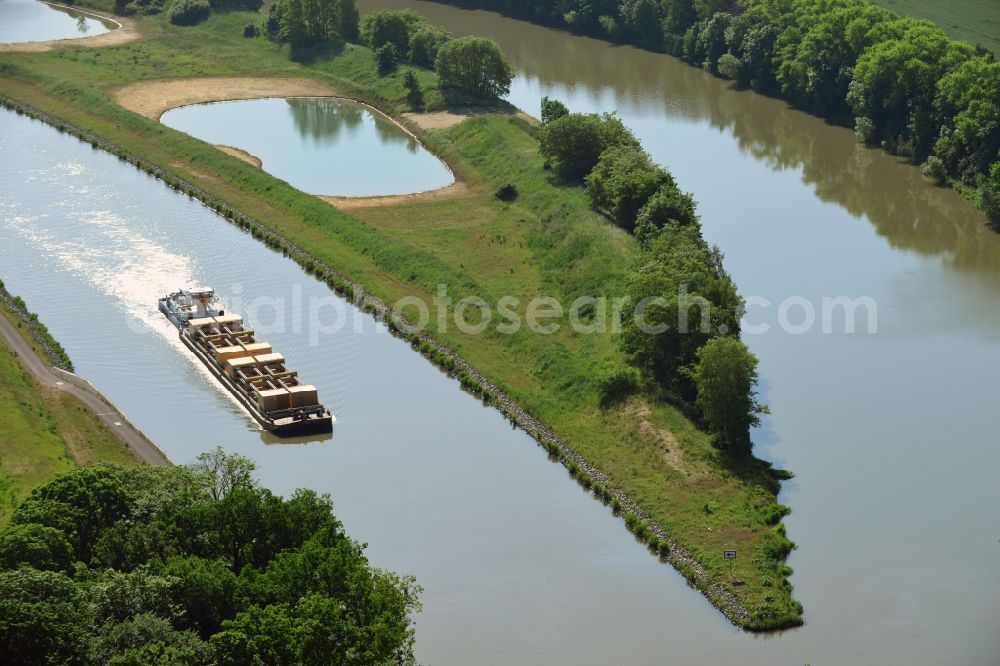 Seedorf from above - Ships and barge trains inland waterway transport in driving on the waterway of the river des Elbe-Havel-Kanales in Seedorf in the state Saxony-Anhalt