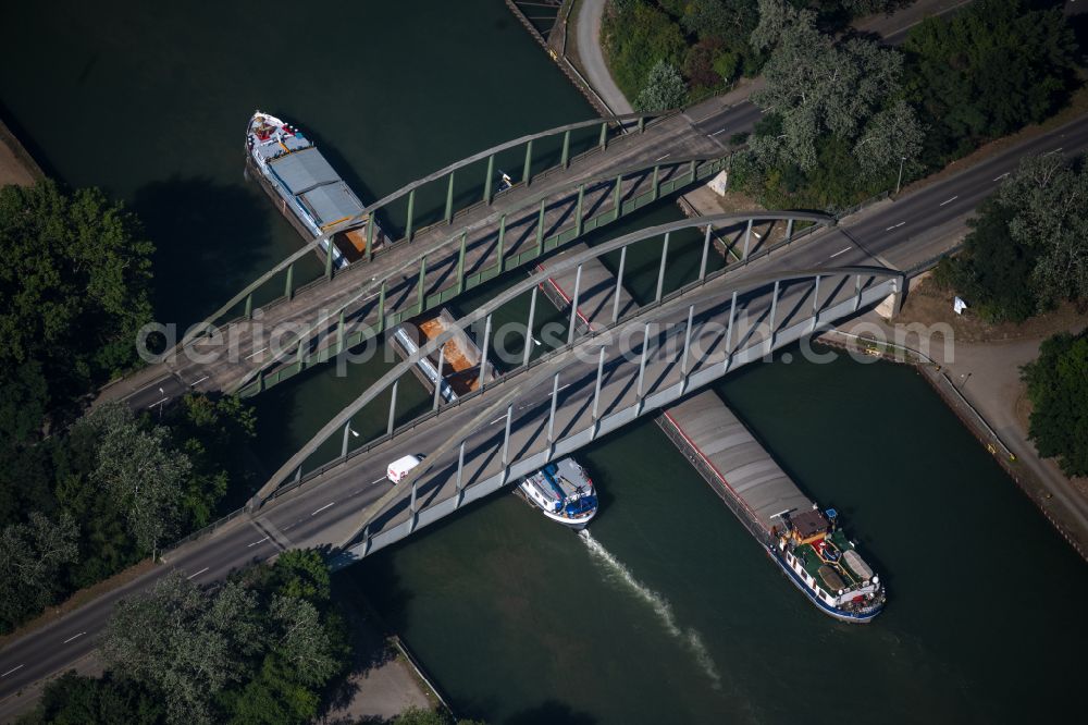 Aerial photograph Braunschweig - Ships and barge trains inland waterway transport in driving on the waterway of the river Mittellandkanal in Brunswick in the state Lower Saxony, Germany