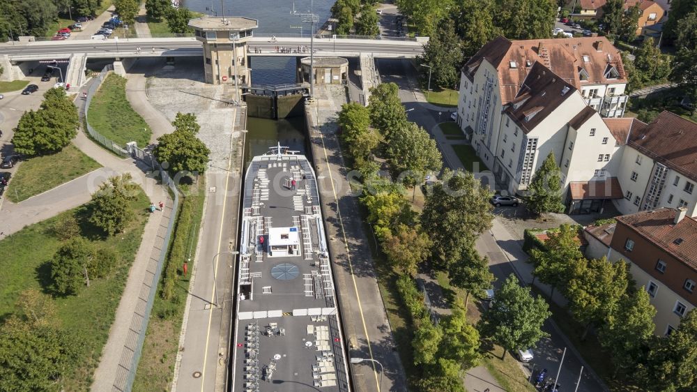 Regensburg from above - Eurocanal lock in the district Stadtamhof in Regensburg in the state Bavaria