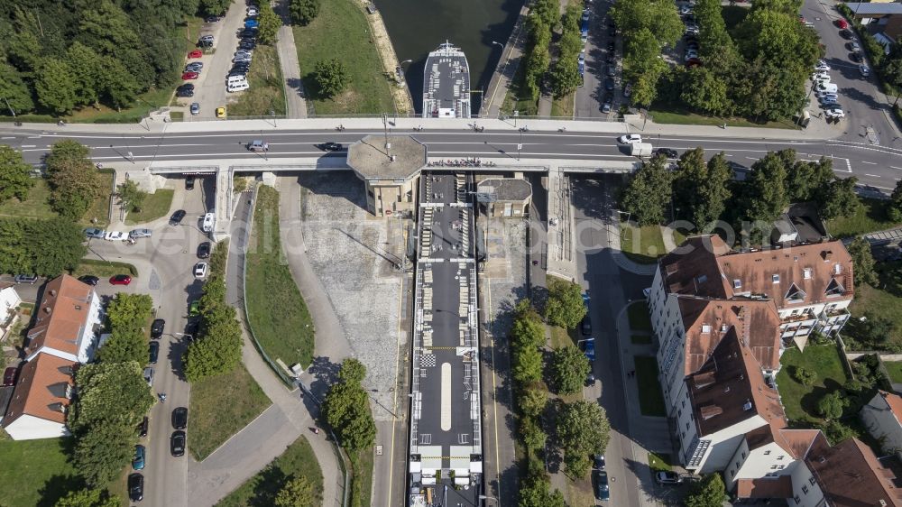 Aerial photograph Regensburg - Eurocanal lock in the district Stadtamhof in Regensburg in the state Bavaria