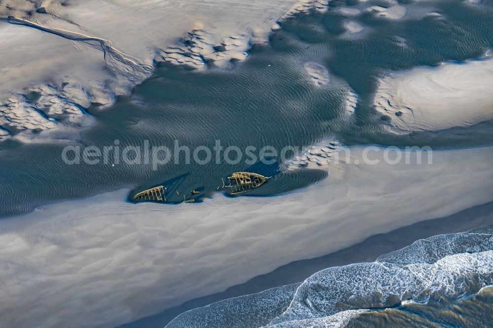 Aerial photograph Süderoogsand - Ship wreck Ulpiano on Suederoogsand in Pellworm in the state Schleswig-Holstein, Germany