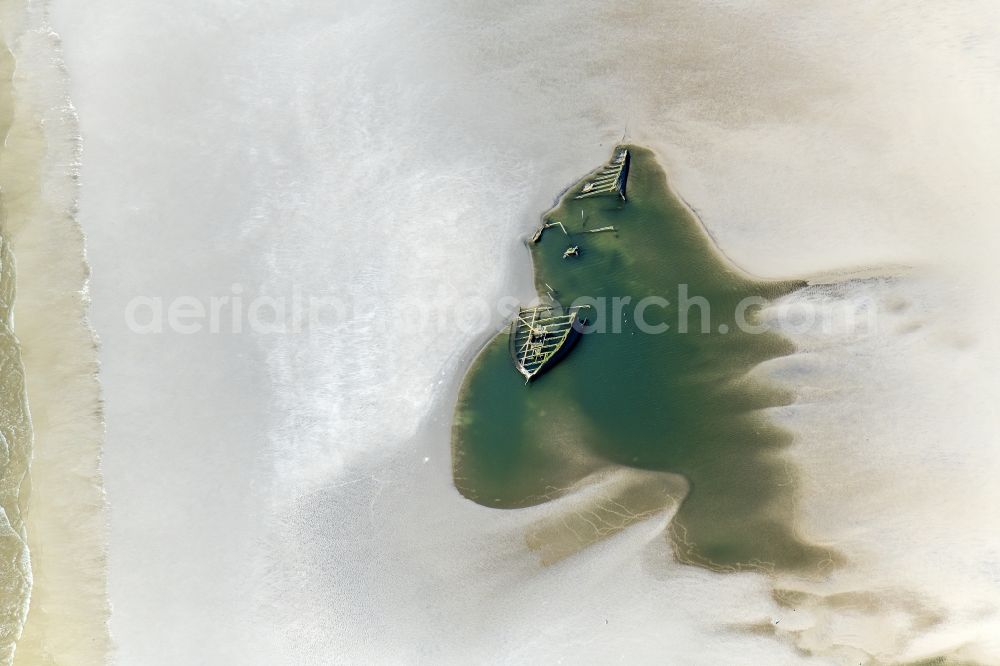 Aerial photograph Pellworm - Ship wreck Ulpiano on Suederoogsand in Pellworm in the state Schleswig-Holstein, Germany