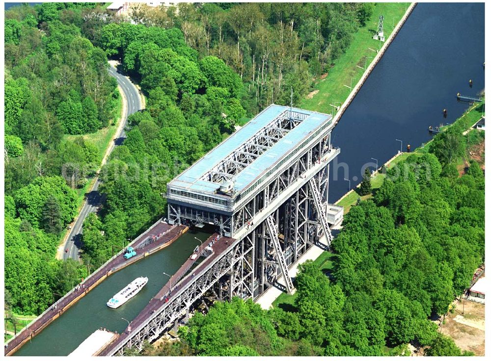 Niederfinow / BRB from the bird's eye view: Schiffshebewerk am Finowkanal mit Blick auf das Baugebiet des neuen Hebewerkes