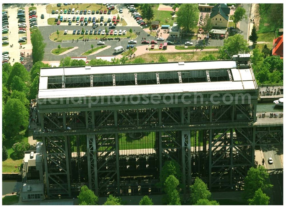 Niederfinow / BRB from the bird's eye view: Schiffshebewerk am Finowkanal mit Blick auf das Baugebiet des neuen Hebewerkes