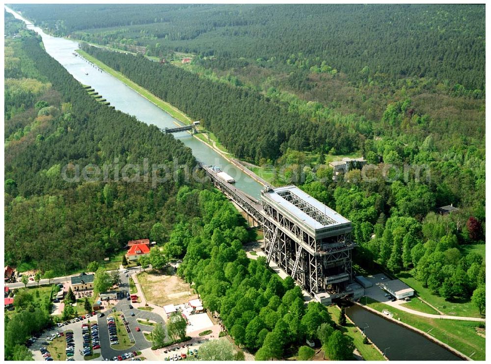 Niederfinow / BRB from the bird's eye view: Schiffshebewerk am Finowkanal mit Blick auf das Baugebiet des neuen Hebewerkes