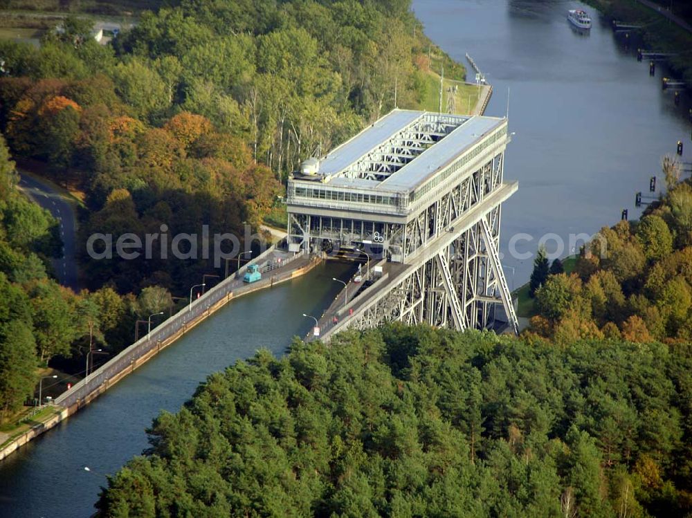 Finow/ Brandenburg from the bird's eye view: 13.10.2004 Blick auf das Schiffshebewerk in Niederfinow.