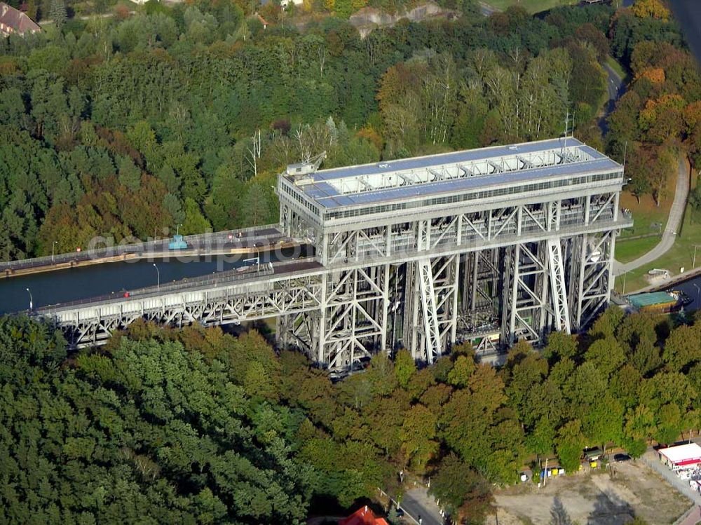 Finow/ Brandenburg from the bird's eye view: 13.10.2004 Blick auf das Schiffshebewerk in Niederfinow.