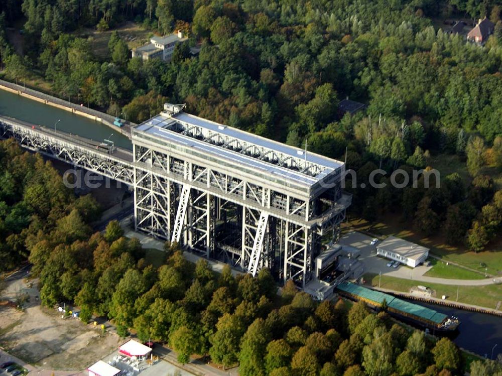 Finow/ Brandenburg from the bird's eye view: 13.10.2004 Blick auf das Schiffshebewerk in Niederfinow.