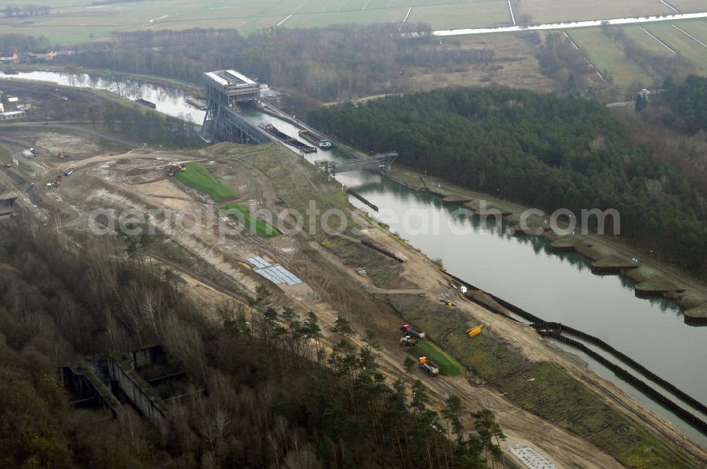 Aerial photograph Niederfinow - Blick auf die erweiterungsbaustelle am Schiffshebewerk Niederfinow. Der Bund stellt 285 Millionen Euro für den Bau eines neuen Schiffshebewerkes bereit, welches die seit 1934 arbeitende alte, unter Denkmalschutz stehende Anlage ablösen soll.