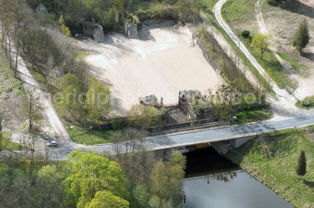 Aerial photograph Niederfinow - Blick auf das Areal des Schiffshebewerkes Niederfinow. Der Bund stellt 285 Millionen Euro für den Bau eines neuen Schiffshebewerkes bereit, welches die seit 1934 arbeitende alte, unter Denkmalschutz stehende Anlage ablösen soll.