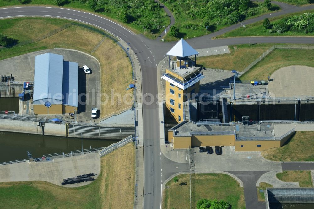 Magdeburg from the bird's eye view: New Boat lift and locks plants on the banks of the waterway of the Abstiegskanal Rothensee in Magdeburg in the state Saxony-Anhalt