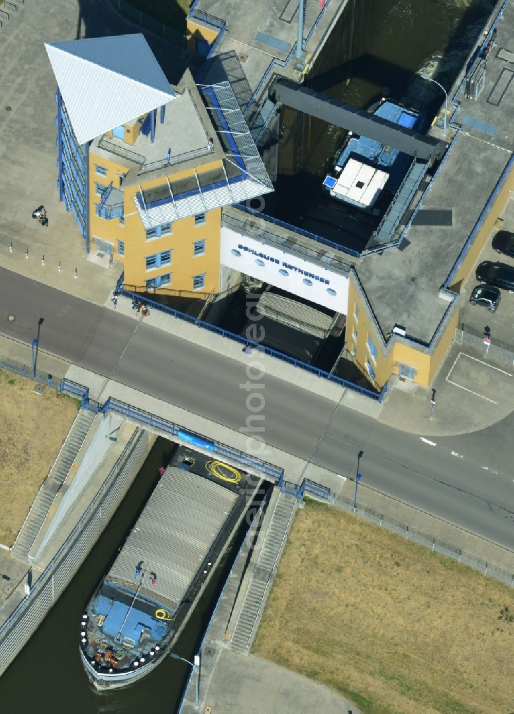 Aerial photograph Magdeburg - New Boat lift and locks plants on the banks of the waterway of the Abstiegskanal Rothensee in Magdeburg in the state Saxony-Anhalt