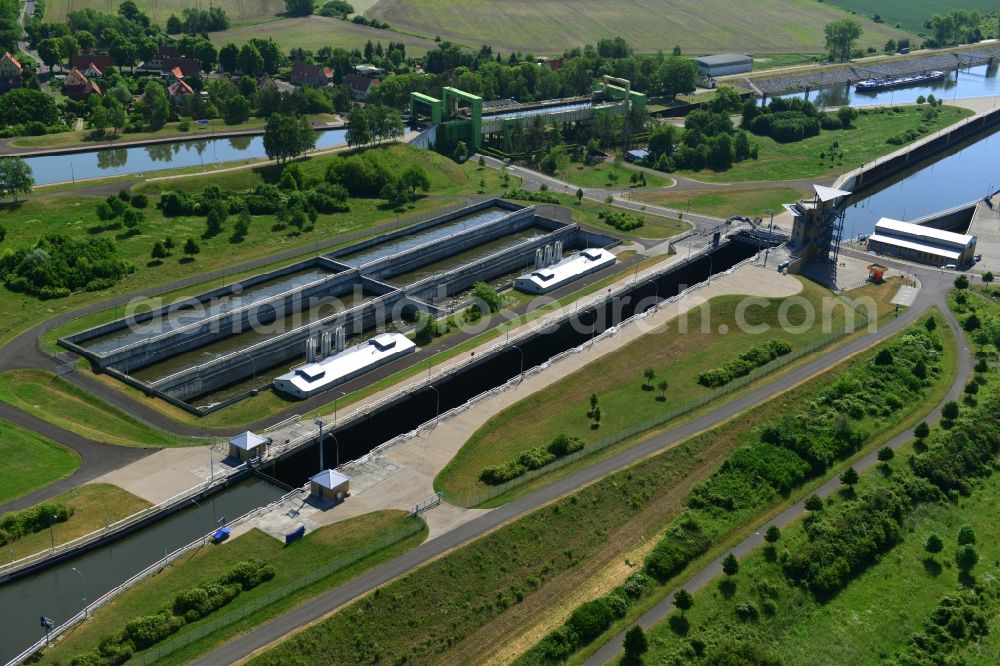 Aerial photograph Magdeburg - New Boat lift and locks plants on the banks of the waterway of the Abstiegskanal Rothensee in Magdeburg in the state Saxony-Anhalt