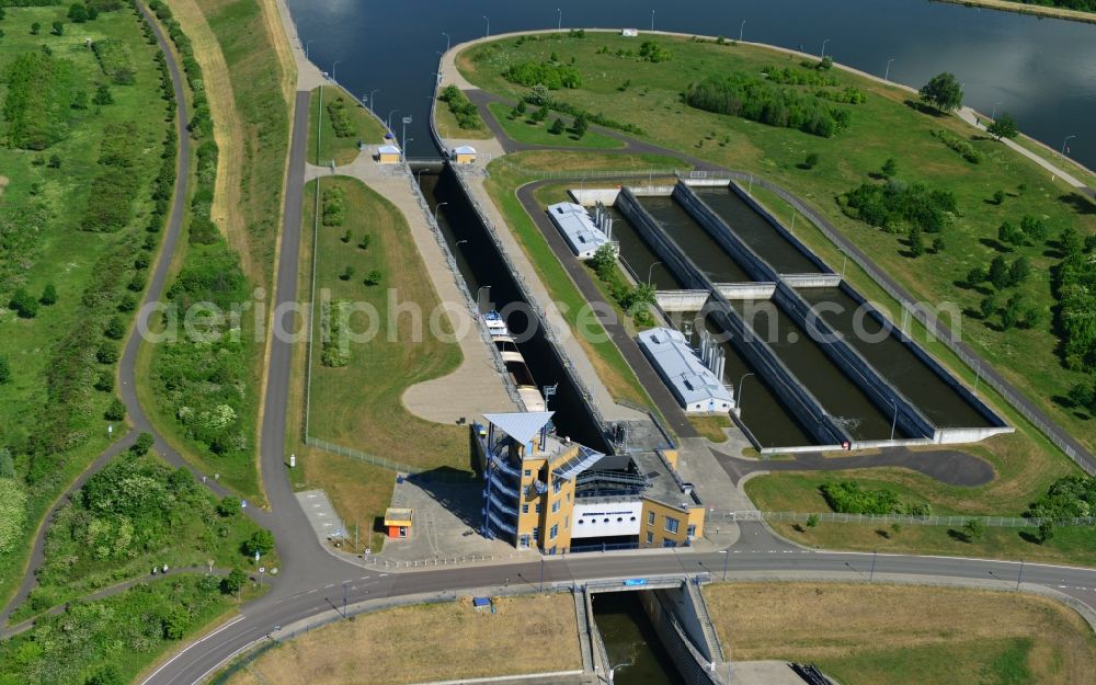 Magdeburg from the bird's eye view: New Boat lift and locks plants on the banks of the waterway of the Abstiegskanal Rothensee in Magdeburg in the state Saxony-Anhalt