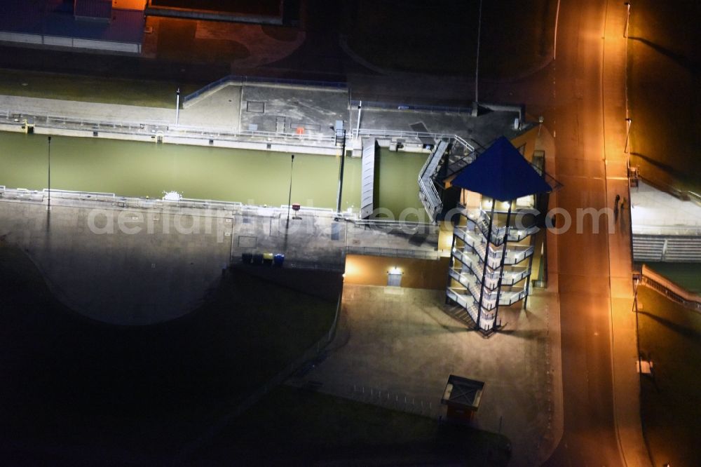 Aerial image Magdeburg - Boat lift and locks plants on the banks of the waterway of the Abstiegskanal Rothensee in the district Rothensee in Magdeburg in the state Saxony-Anhalt