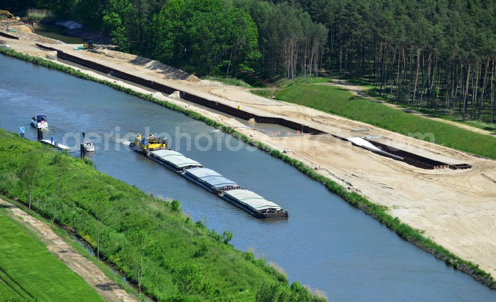 Zerben from the bird's eye view: Ship traffic of convoys in the area of ??Zerben lock on the waterway of the Elbe-Havel Canal in the state of Saxony-Anhalt