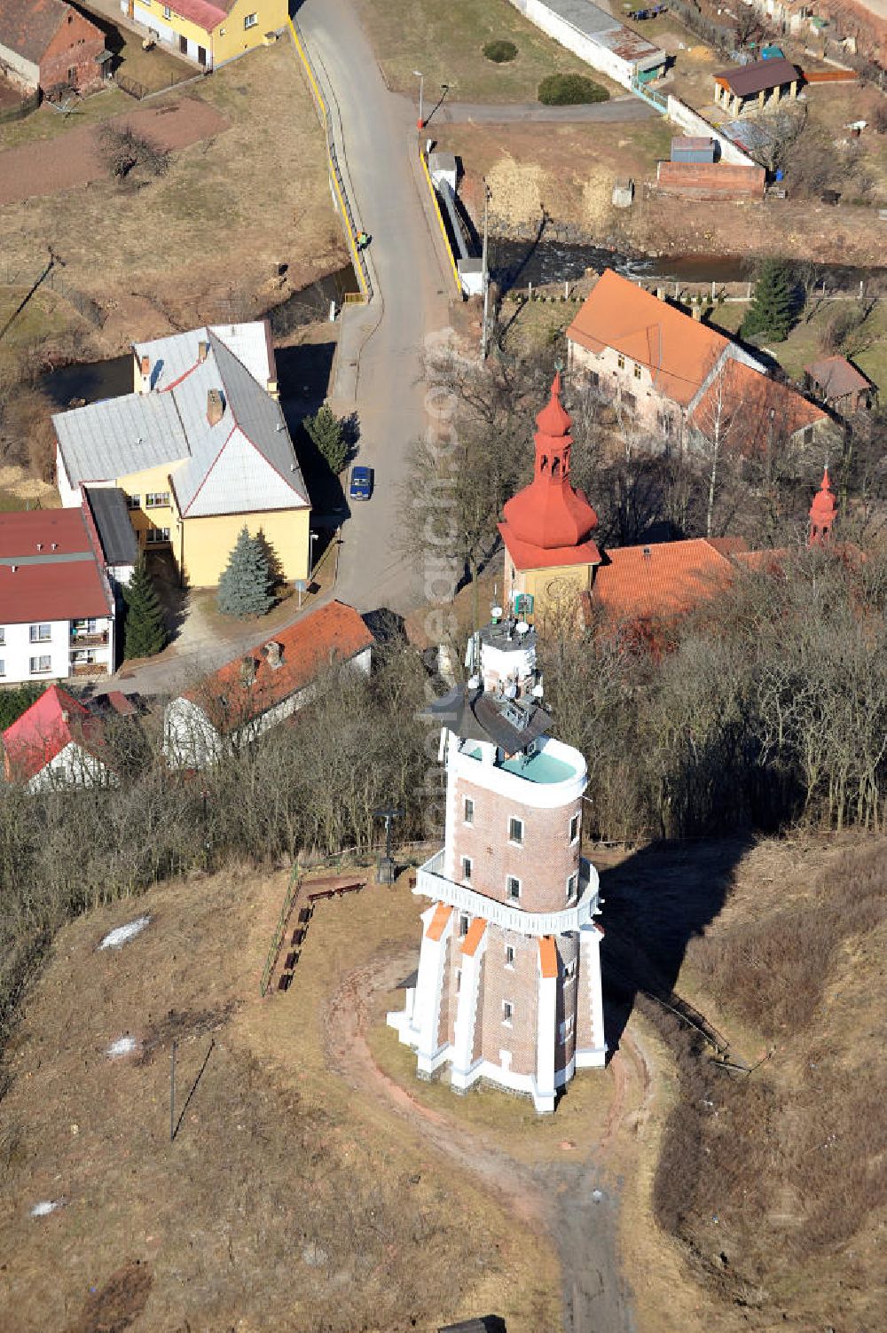 Kryry / Kriegern from above - Der Schiller Aussichtsturm / Schillerova rozhledna am Rande der Ortschaft Kryry / Kriegern in der Region Ustecky kraj / Aussig in der Tschechischen Republik / Tschechien. The Schiller belvedere at the village Kryry in the region Ustecky kraj in Czech Republic.