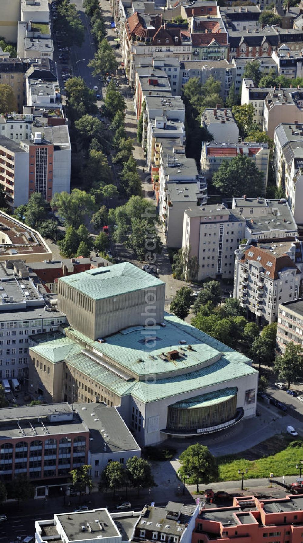 Berlin from above - Blick auf das Schillertheater an der Bismarckstraße. Das Berliner Schauspielhaus wurde von 1905 bis 1906 errichtet und 1993 geschlossen. Heute wird das Gebäude auf Zeit als Spielstätte und Veranstaltungsort vermietet. View of the Schiller Theater. This playhouse was built from 1905 to 1906 and was closed in 1993. Today the building is rented as a venue and for theater.