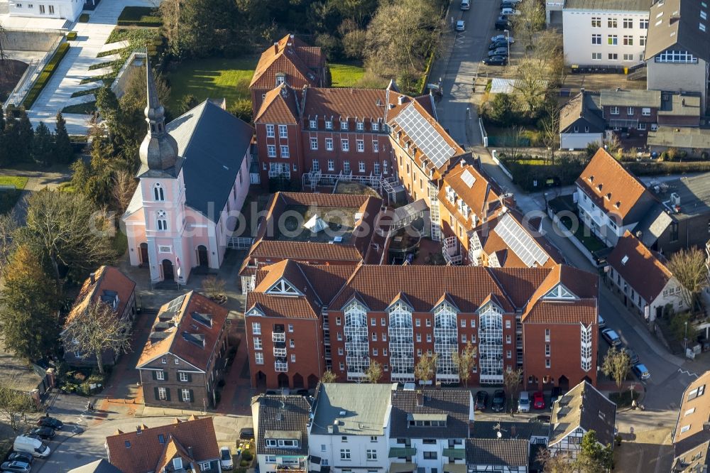 Aerial image Essen - Schinkel Church of St. Peter with nursing home St.Josefs house in Essen in North Rhine-Westphalia