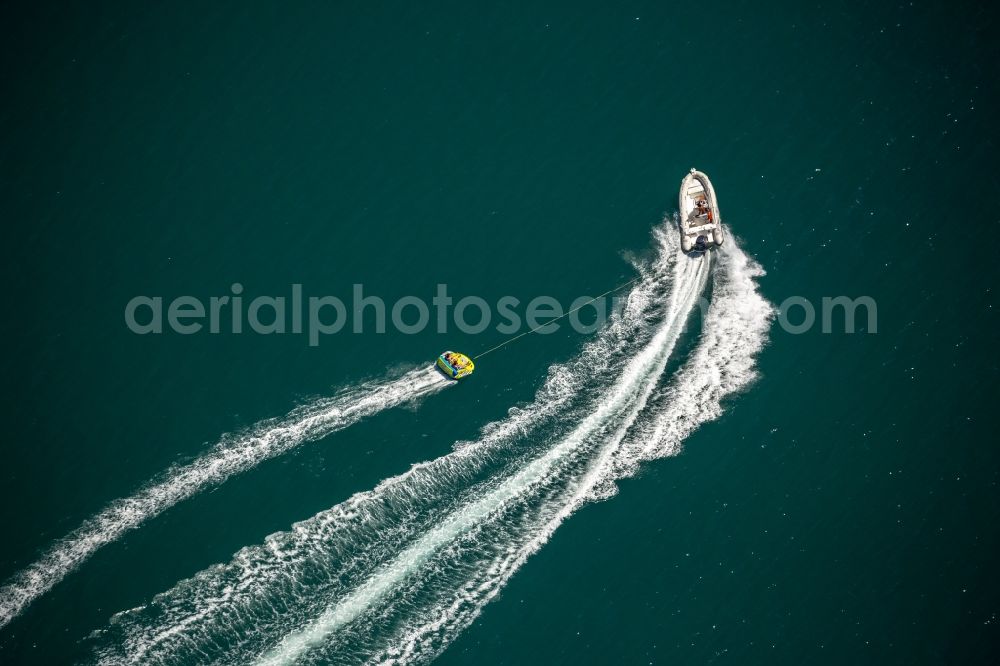 Aerial image Saintes-Maries-de-la-Mer - Dinghy racing and recreational marine trips along the coast to the Mediterranean before Saintes-Maries-de-la-Mer in the province of Alpes-Cote d'Azur in France