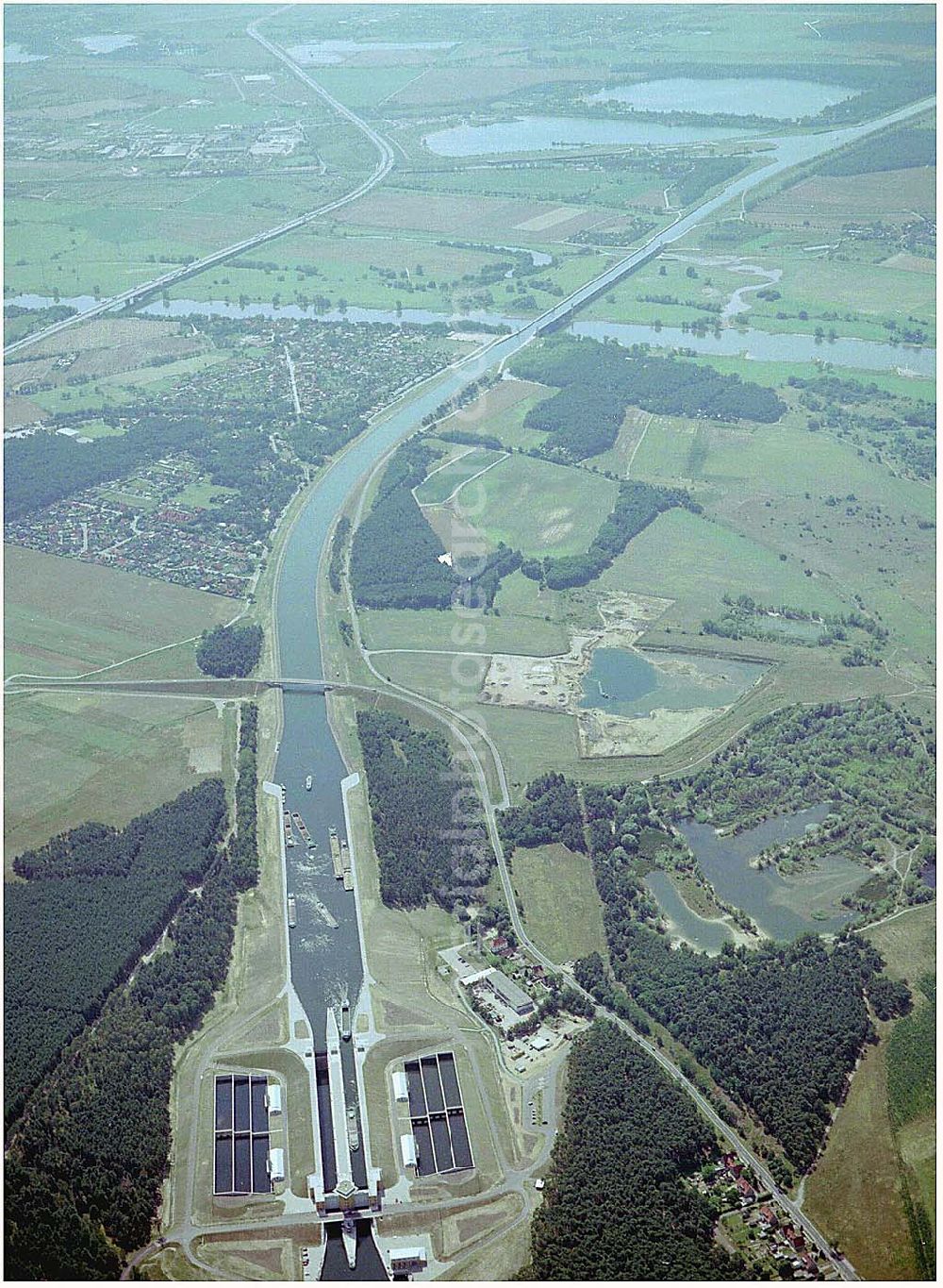 Aerial image Hohenwarthe - 30.7.2004, Blick auf die Schleuse bei Hohenwarthe